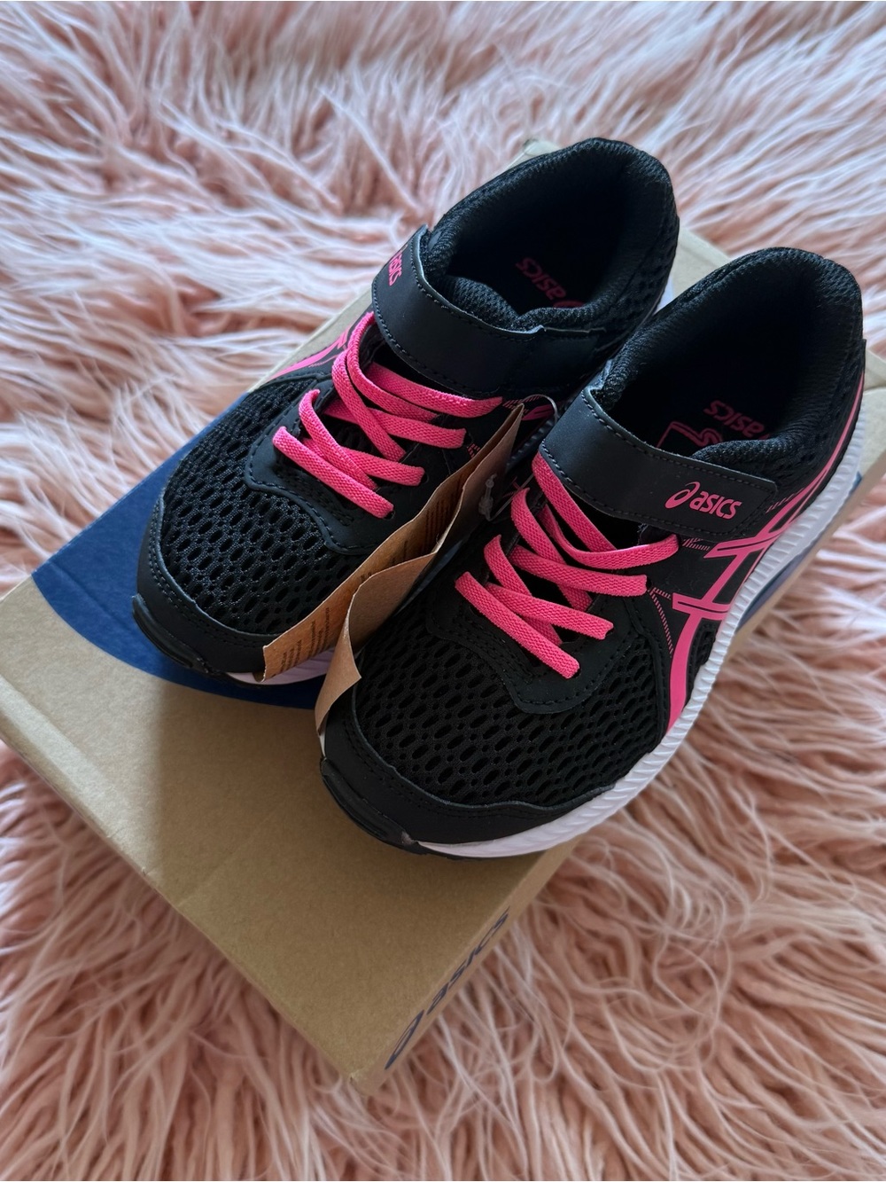 NIB ASICS Contend 7 PS girls Kids Black Hot Pink Athletic Sneakers